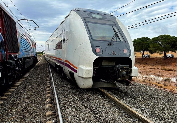 Ndp Y Fotos. El Servicio De Bomberos De La Diputación De Albacete Contabiliza Más De Veinte Intervenciones En Respuesta A Las Tormentas Y Fuertes Lluvias