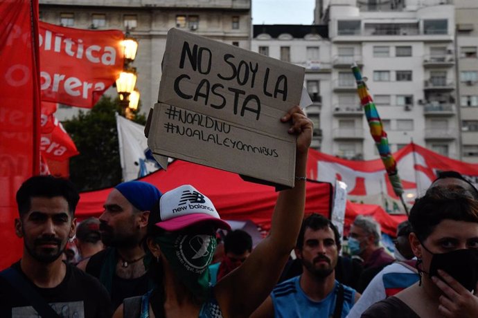 Archivo - Protestas contra el presidente argentino, Javier Milei