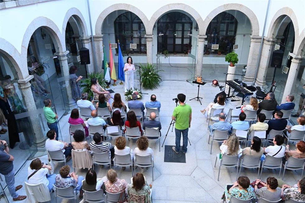 Acto para dar a conocer el fallo del Premio de Cuentos Ciudad de Coria que convoca la Diputación de Cáceres