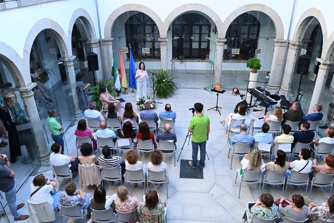 Acto para dar a conocer el fallo del Premio de Cuentos Ciudad de Coria que convoca la Diputación de Cáceres