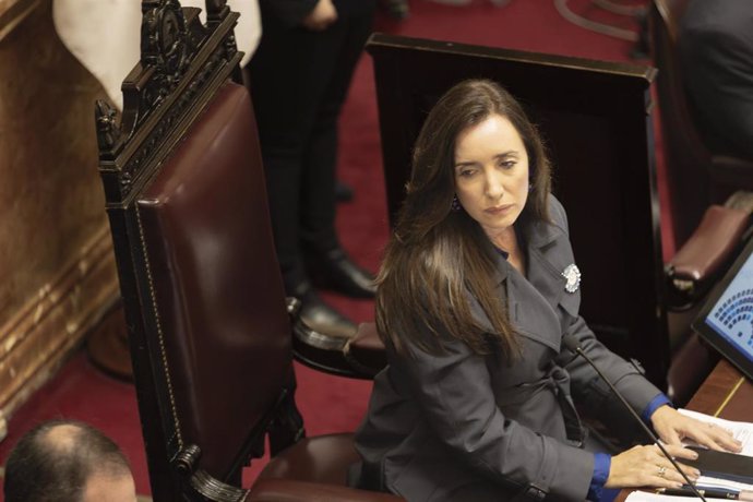 La vicepresidenta de Argentina, Victoria Villarruel, presidiendo el Senado