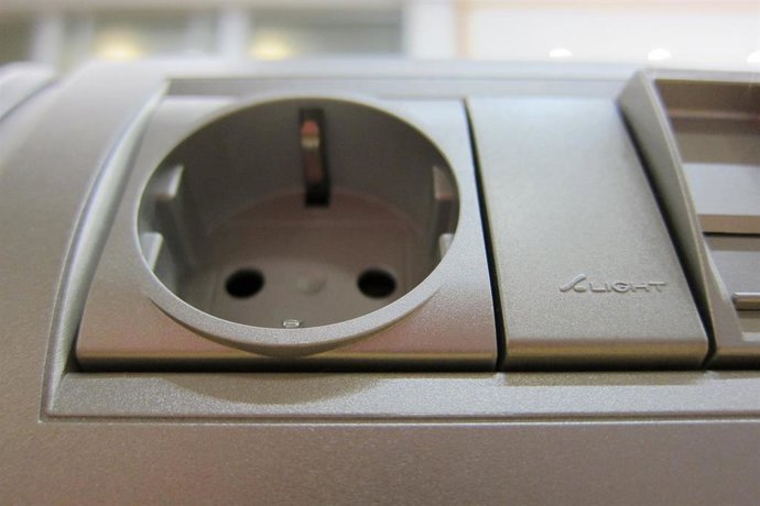 Archivo - Un enchufe.