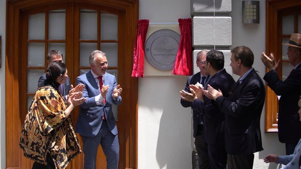 El ministro de Política Territorial y Memoria Democrática, Ángel Víctor Torres, en el reconocimiento al Ateneo Español de México.