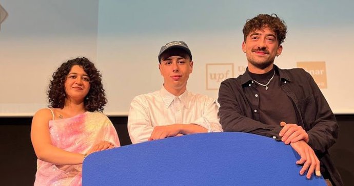 Rucha Thigale ('Fried Egg'), Joris Mezouar (productor de '512x512') y Jonas Sanson (Morbo)