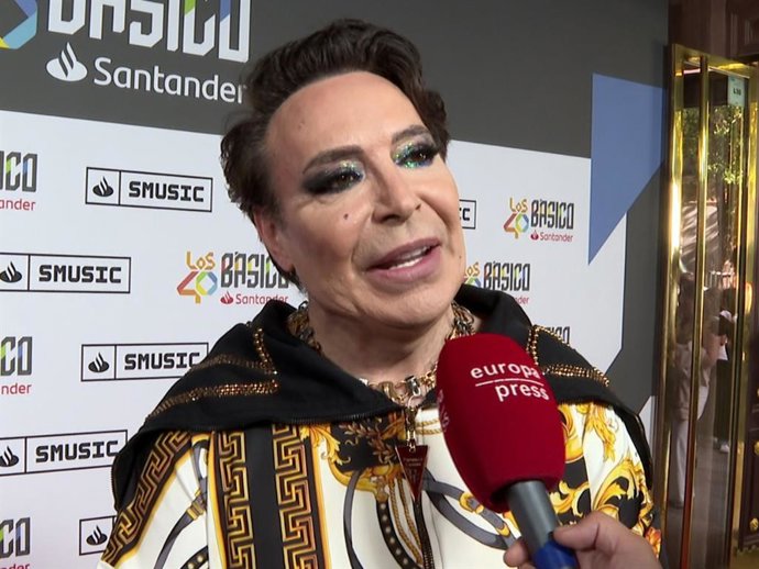 El Maestro Joao en el concierto de Camilo