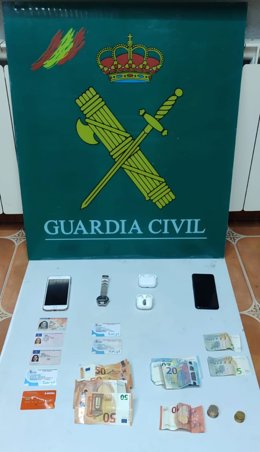 Material incautado por la Guardia Civil.