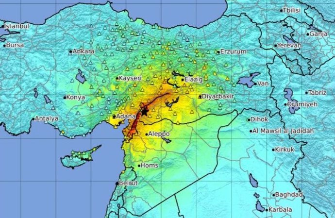 Mapa de intensidad y ubicación geográfica del terremoto de Turquía de 2023. Una estrella negra indica el epicentro del terremoto