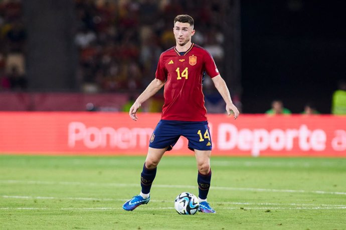 Archivo - Aymeric Laporte of Spain in action during the UEFA EURO 2024 European qualifier match between Spain and Scotland at La Cartuja stadium on October 12, 2023, in Sevilla, Spain.