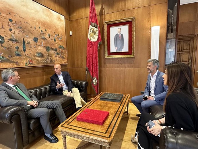 Diez y el presidente de Mercasa durante la reunión mantenida.