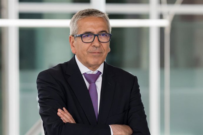 El presidente del ICO, José Carlos García de Quevedo, a su llegada a la firma del convenio entre el ICO y el Banco Santander, en la sede del Banco Santander, a 21 de mayo de 2024, en Madrid (España). Con el convenio, la entidad financiera se adhiere a la 