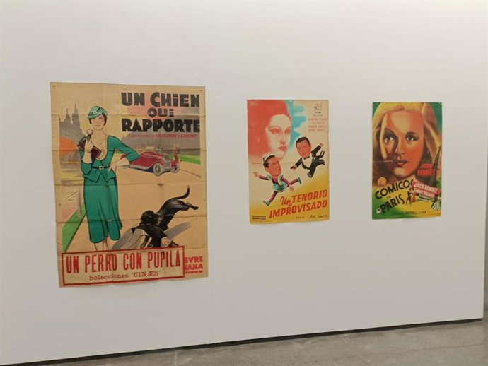 Tres de los carteles localizados en Altxerri y devueltos a Antonio García-Rayo