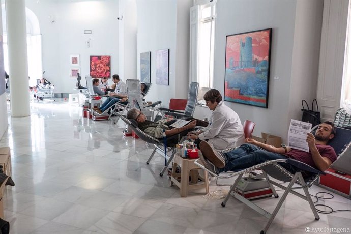 Archivo - Donación de sangre en Cartagena, en una imagen de archivo