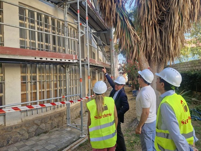 Briones visita las obras de la reforma y mejora de la Escuela de Arte San Telmo de Málaga