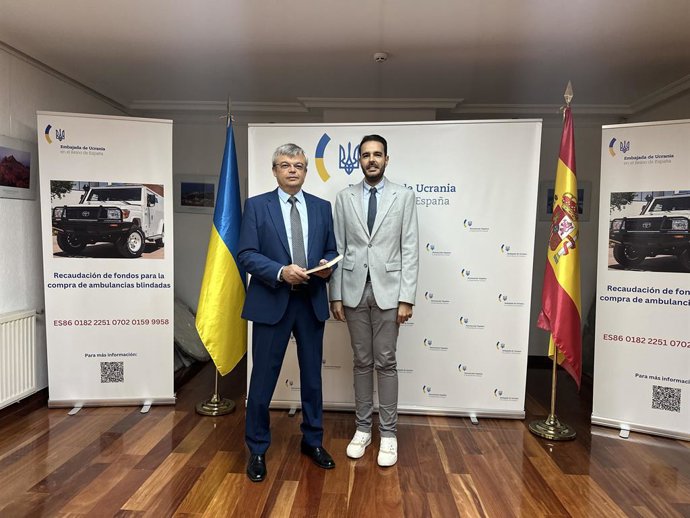 Serhii Pohoreltsev, embajador de Ucrania en España y David Castillo, escritor