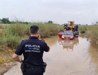 Rescatan a los 3 ocupantes de un vehículo atrapado en un camino inundado en Torre Pacheco (Murcia)