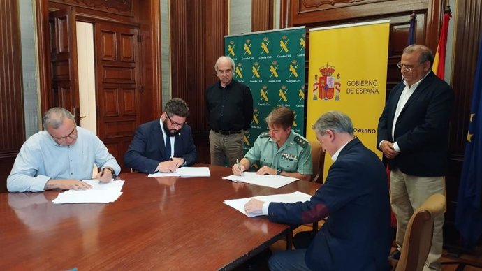 La Guardia Civil y los ayuntamientos de Marratxí, Santa Eugnia y Selva firman el protocolo de Viogén