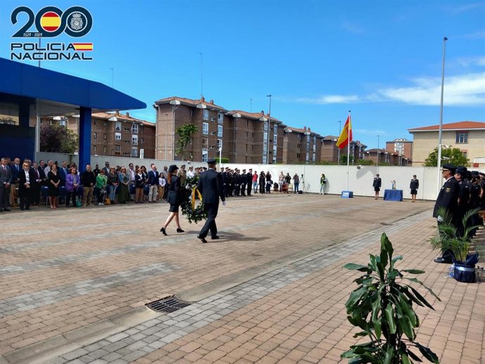 La sociedad cántabra se une para conmemorar el 'Día de las Víctimas del Terrorismo en la Policía Nacional'