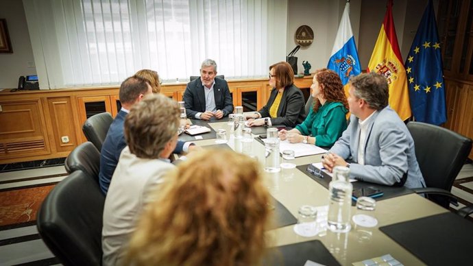 El presidente de Canarias y la consejera de Bienestar Social abordan con la nueva junta de la Plataforma canaria del Tercer Sector