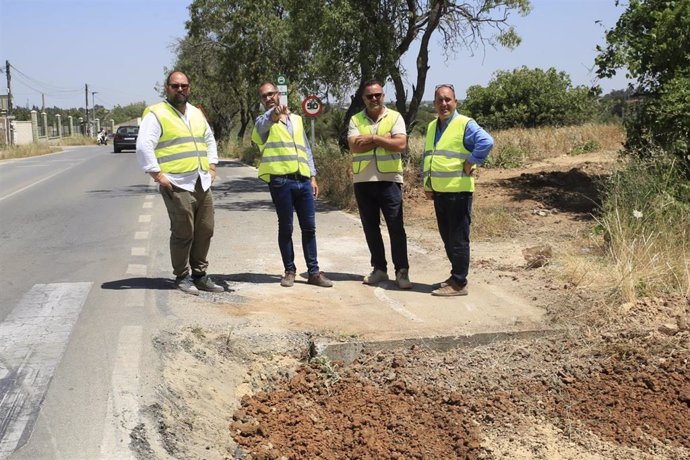 Javier Bello en las obras de la carretera de El Marquesado.