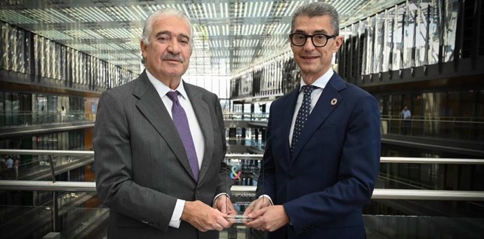 José Bogas, consejero delegado de Endesa, y Carles Navarro, presidente del Club de Excelencia en Sostenibilidad.