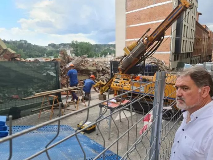 Imagen de archivo de los trabajos previos al desescombro del edificio derruido de la calle San Francico, 21 de Teruel.