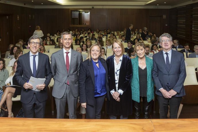 La consejera de Presidencia, Justicia, Seguridad y Simplificación Administrativa, Isabel Urrutia, inaugura las XV Jornadas de Derecho Procesal Civil.
