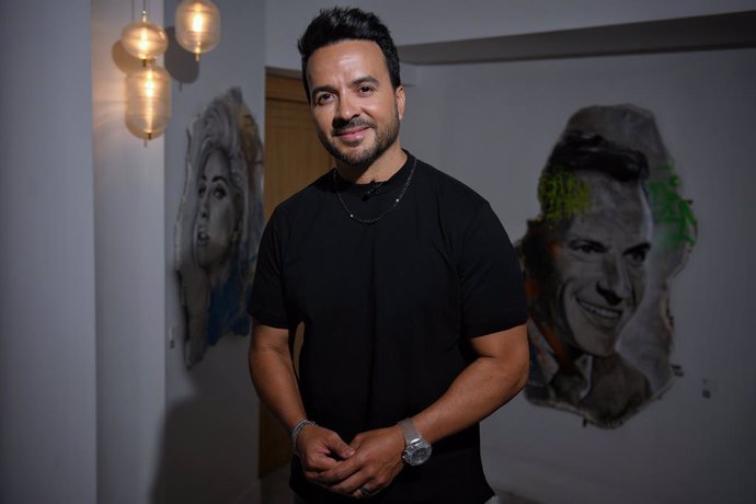 El cantante Luis Fonsi posa para Europa Press, en el Hotel Umusic, a 13 de junio de 2024, en Madrid (España). Luis Fonsi ha publicado su último álbum ‘El viaje’ como agradecimiento a su público durante sus 25 años de carrera. El disco está compuesto por c