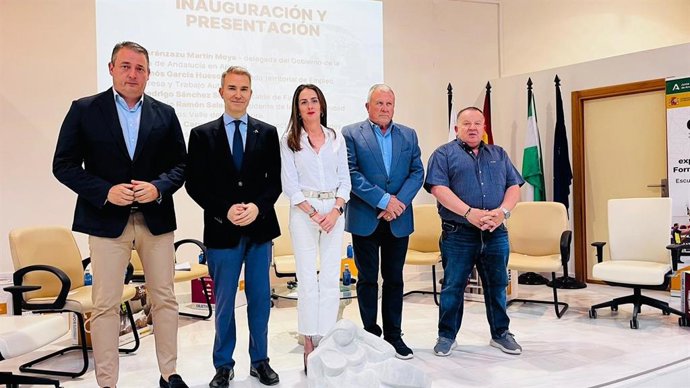 Foro sobre el futuro del sector de la piedra natural celebrado en Fines (Almería).