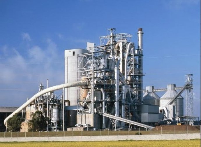 Fábrica de Cementos Portland Valderrivas de Alcalá de Guadaíra (Sevilla).