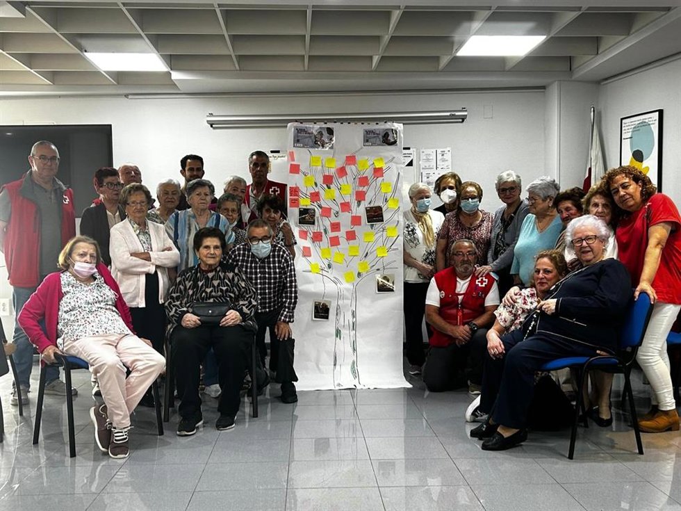 Cruz Roja de Salamanca lleva a cabo acciones de concienciación por la provincia con motivo del Día contra el Maltrato a Mayores.