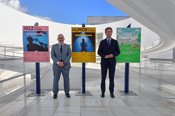 El director comercial de CaixaBank en Granada y Jaén, Amador Carmona, y el director-gerente de CajaGranada Fundación, Fernando Bueno