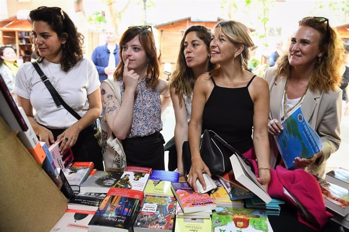 Archivo - (I-D) La secretaria de Grupos Sectoriales y miembro de la lista de Sumar a las elecciones europeas, Paula Moreno, la secretaria de Comunicación de Sumar, Elizabeth Duval, la secretaria de Organización de Sumar, Lara Hernández, la vicepresidenta 