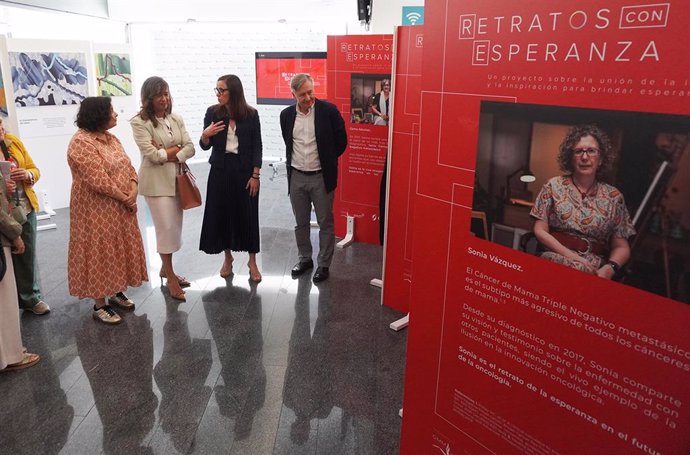 La muestra se podrá ver hasta finales de julio en el hall de entrada del hospital de Día de Quirón