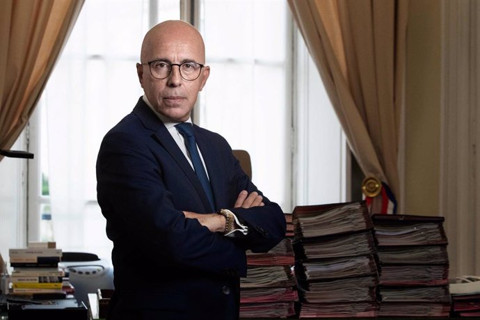 Archivo - FILED - 14 September 2021, France, Paris: Member of the right-wing party Les Republicains (LR) and candidate for the presidential elections Eric Ciotti poses during a photo opportunity. The French conservatives declared on June 12, 2024 that the