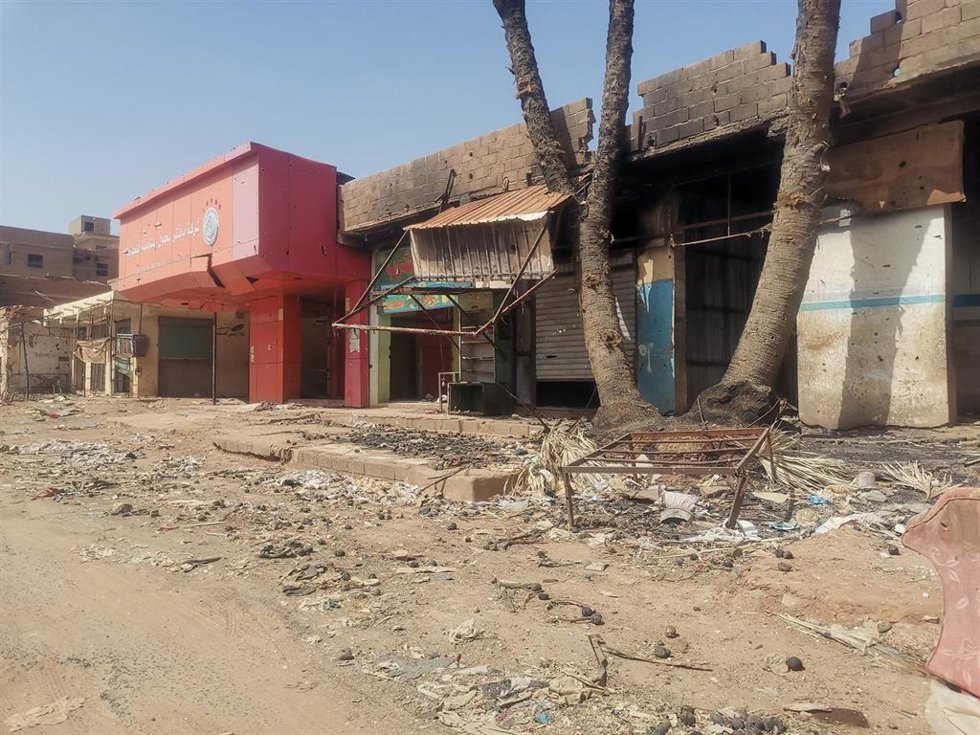 Archivo - Destrozos en la ciudad de Omdurmán en el marco del conflicto en Sudán