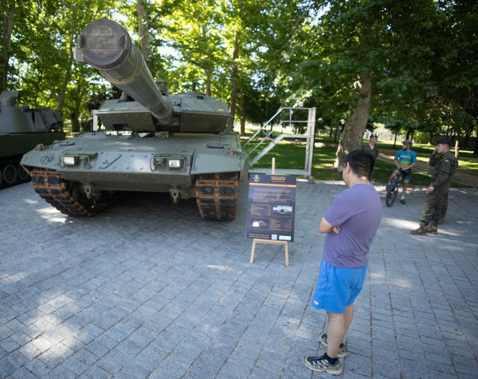 Inauguración de la exposición de material militar 'Madrid-Río' con motivo del DIFAS-24, en la explanada Puente del Rey de Madrid Río, a 14 de junio de 2024, en Madrid (España).