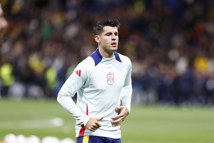 Archivo - Alvaro Morata antes de un partido de la selección española