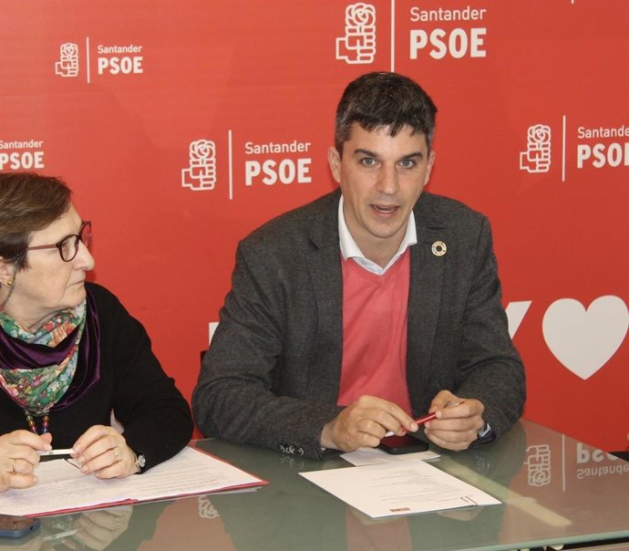 Archivo - El portavoz del PSOE de Santander Daniel Fernández