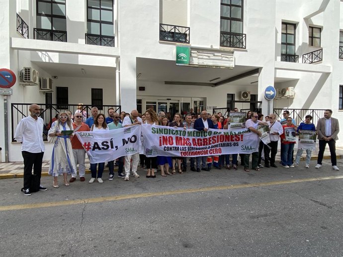 Concentración tras una nueva agresión a personal sanitario
