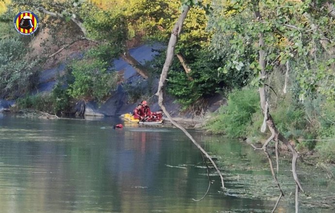 Buscan a un menor desaparecido mientras se bañaba en el río Júcar en Alzira (Valencia)