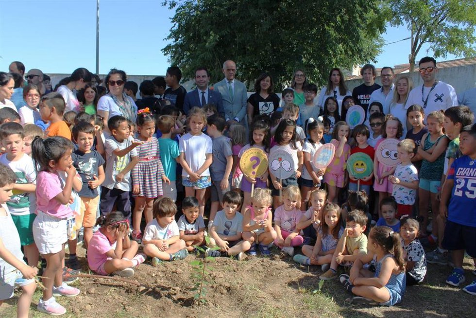 El 'Laurel de Bécquer' revive en el Colegio Fábrica de Armas de Toledo y queda a cargo de los alumnos del centro