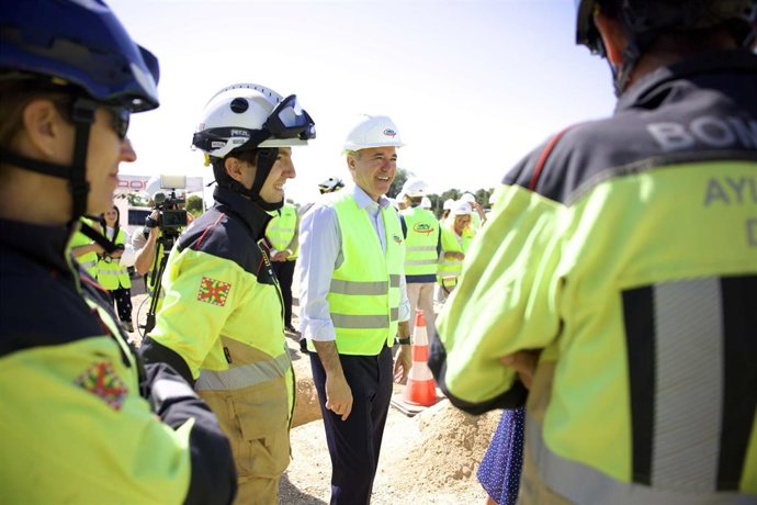 El presidente del Gobierno de Aragón, Jorge Azcón, en el acto de colocación de la primera piedra del Centro de Emergencias y Seguridad Ciudadana de Huesca.