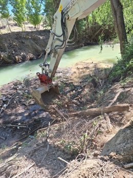Actuación de conservación y mejora en un cauce.