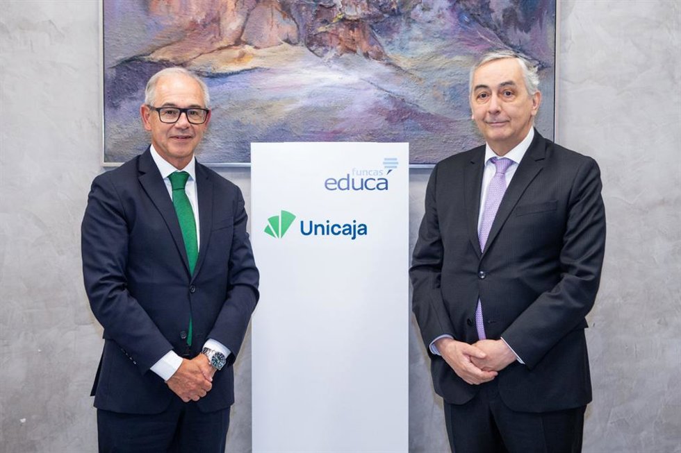 El CEO de Unicaja, Isidro Rubiales, y el director general de Funcas, Carlos Ocaña.