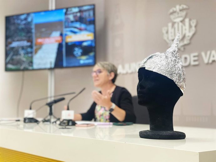 La portaveu de Compromís a l'Ajuntament de Valncia, Papi Robles, fa balan en roda de premsa del primer any de mandat