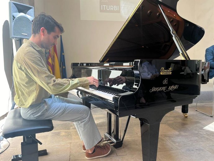 El pianista Juan Floristán ofrece un recital como adelanto de su actuación en el Festival Iturvi