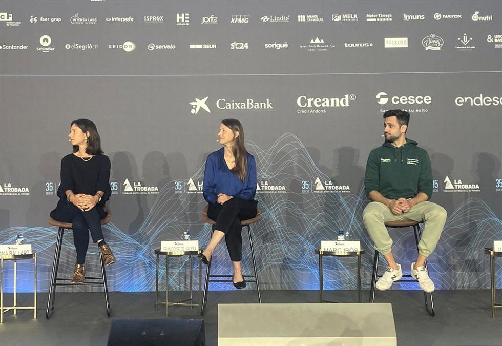 La ceo de The Smart Lollipop, Diana Ballart; la ceo de Pack2Earth, Franoise de Valera, y el ceo de Talkual, Marc Ibós.