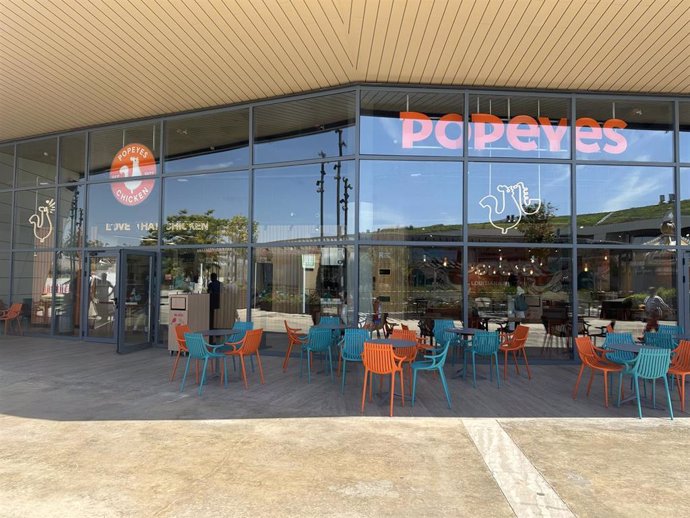 Nuevo restaurante de la cadena Popeyes en el centro comercial Lagoh Sevilla.