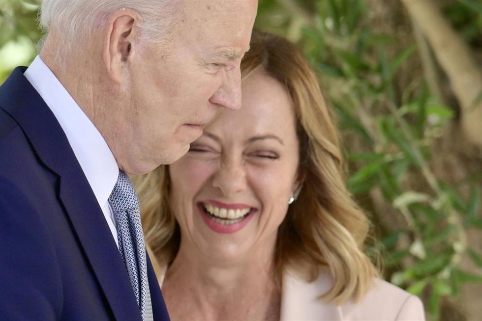 Joe Biden y Giorgia Meloni en la cumbre del G7 en Italia