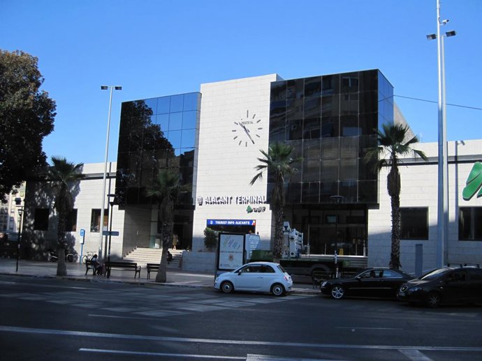 Archivo - Arxiu - Estació de Renfe a Alacant